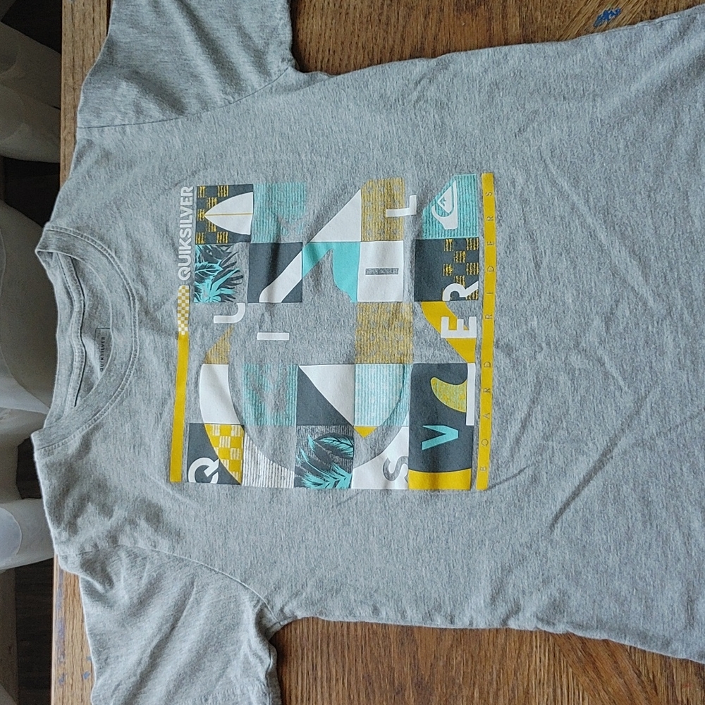 Boys Quicksilver tshirt